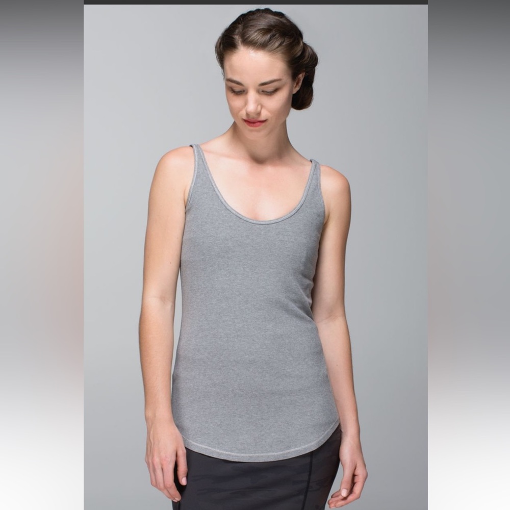 Lululemon Mudra tank in heathered, medium gray and Modal fabric.  Size 6, EUC.